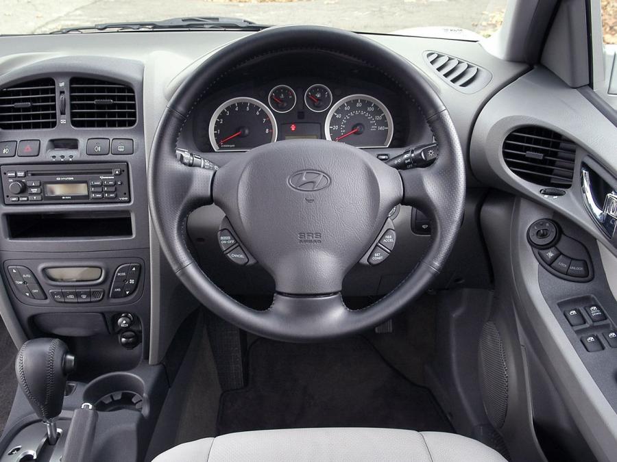  Hyundai Santa Fe 2004 года  (UK) (фото 5 из 7)